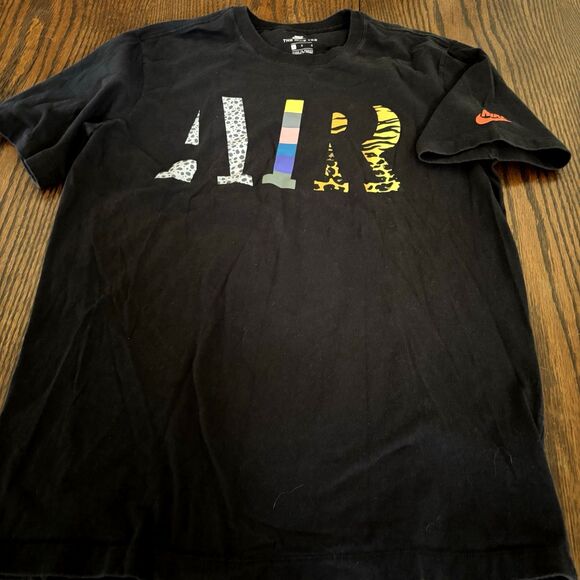 Nike Air DNA Archives Graphic T-shirt Men Large Black Short Sleeve - Picture 2 of 9